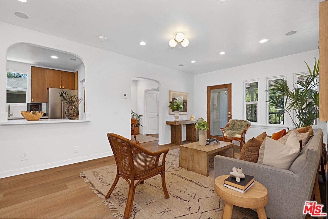 2428 Griffith Park Blvd