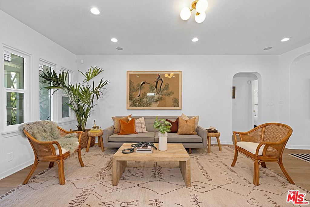 2428 Griffith Park Boulevard