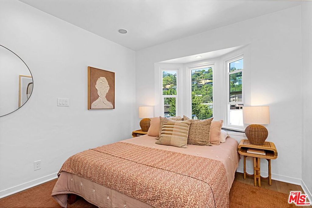 2428 Griffith Park Boulevard