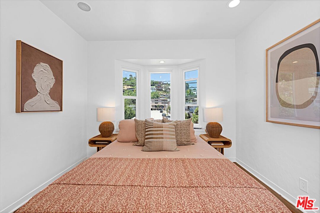 2428 Griffith Park Blvd