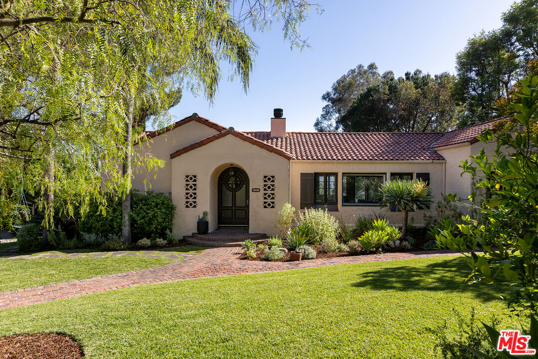 5027 Louise Dr
