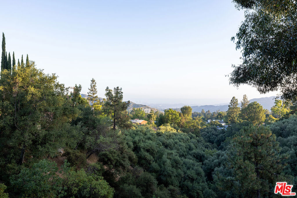 5027 Louise Drive