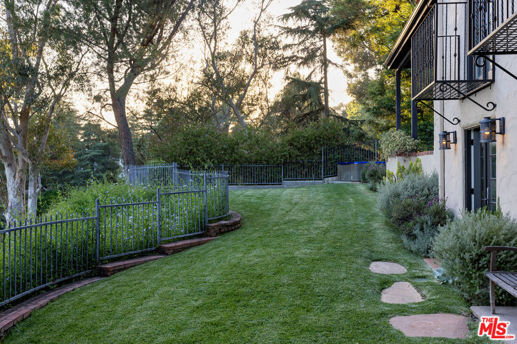 5027 Louise Drive