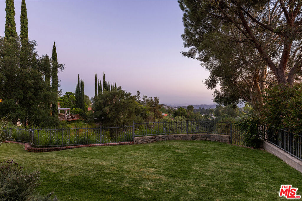 5027 Louise Drive