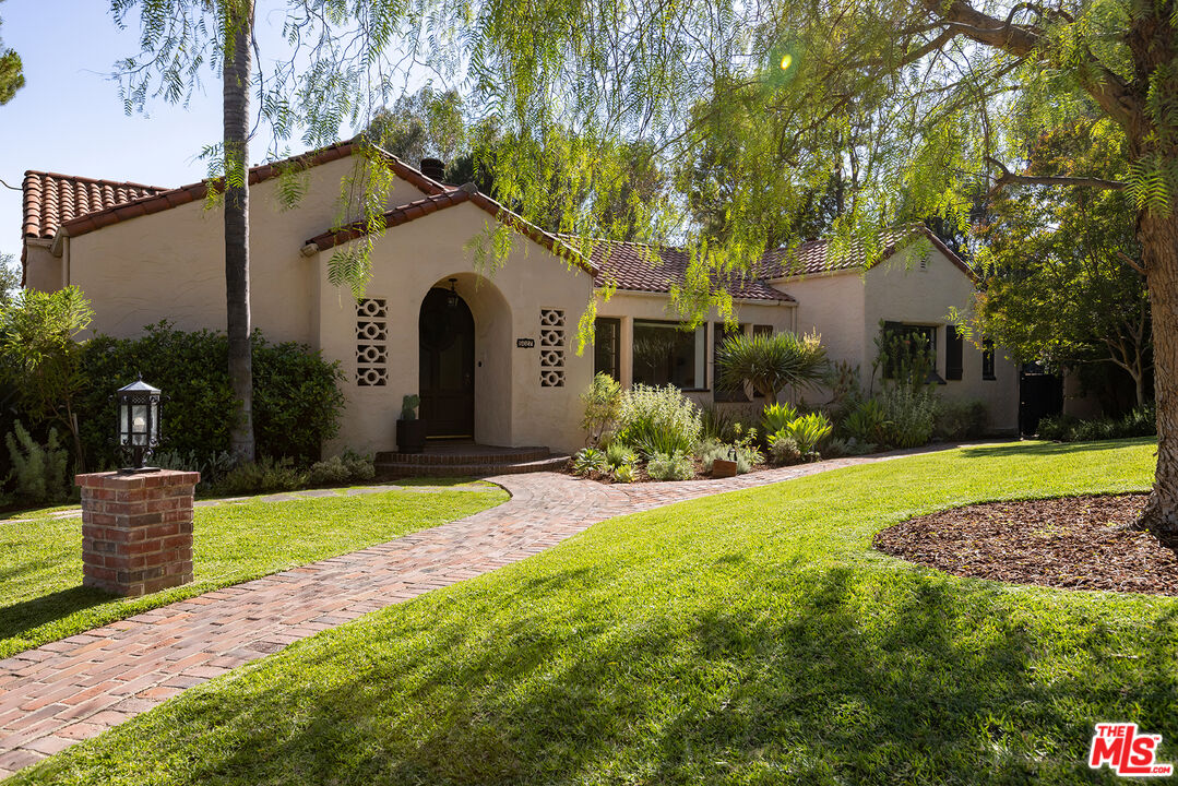 5027 Louise Dr