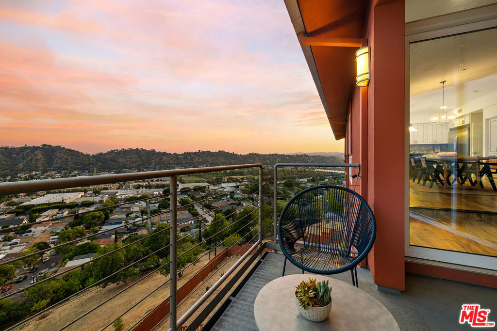 1428 Cliff Drive