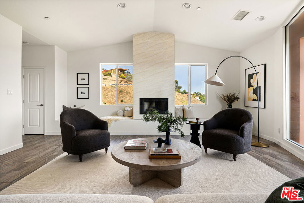 1428 Cliff Drive