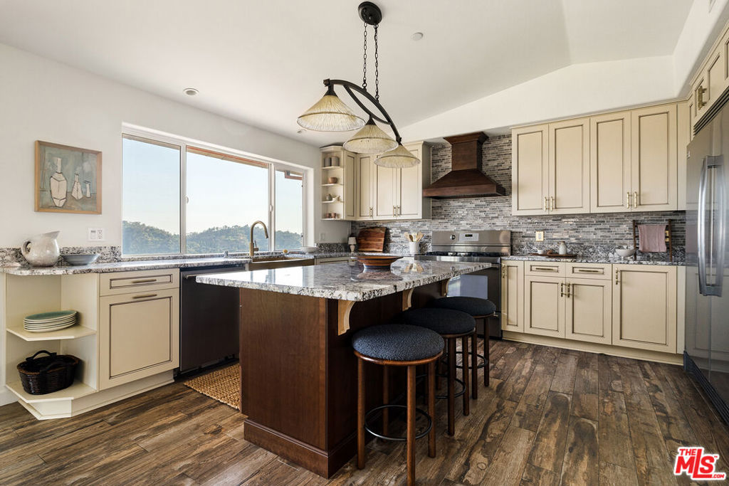 1428 Cliff Drive
