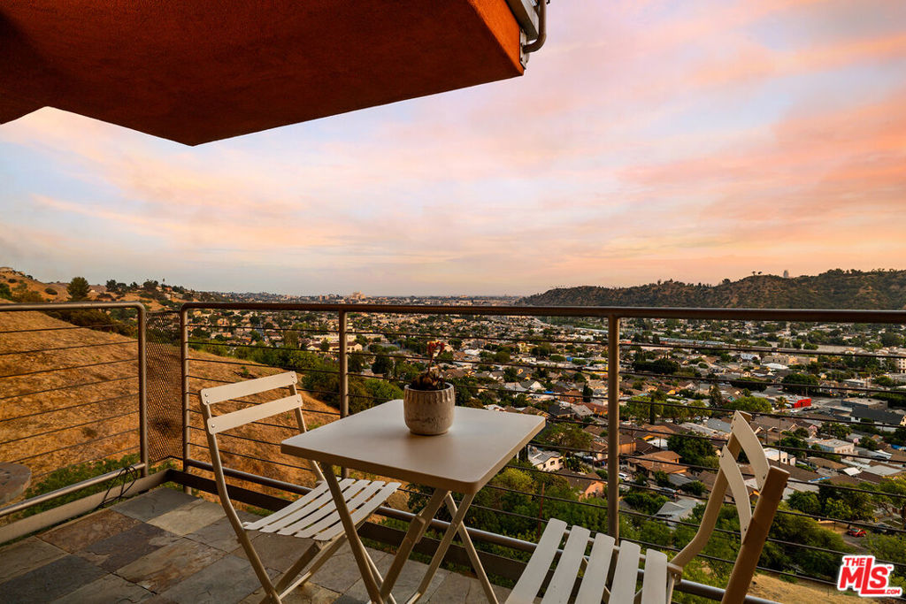 1428 Cliff Drive