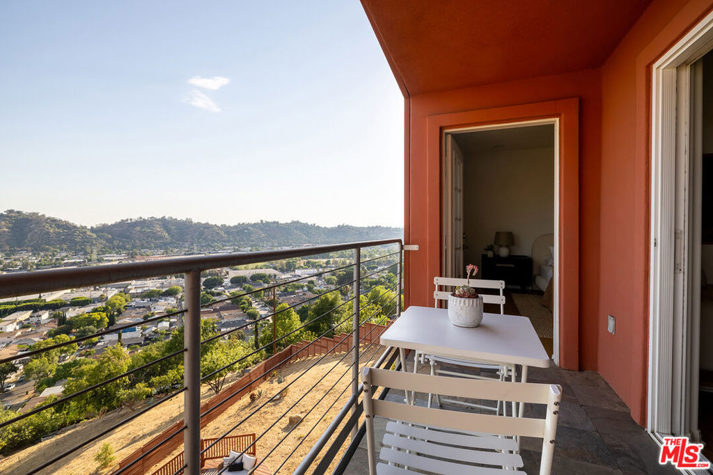 1428 Cliff Drive