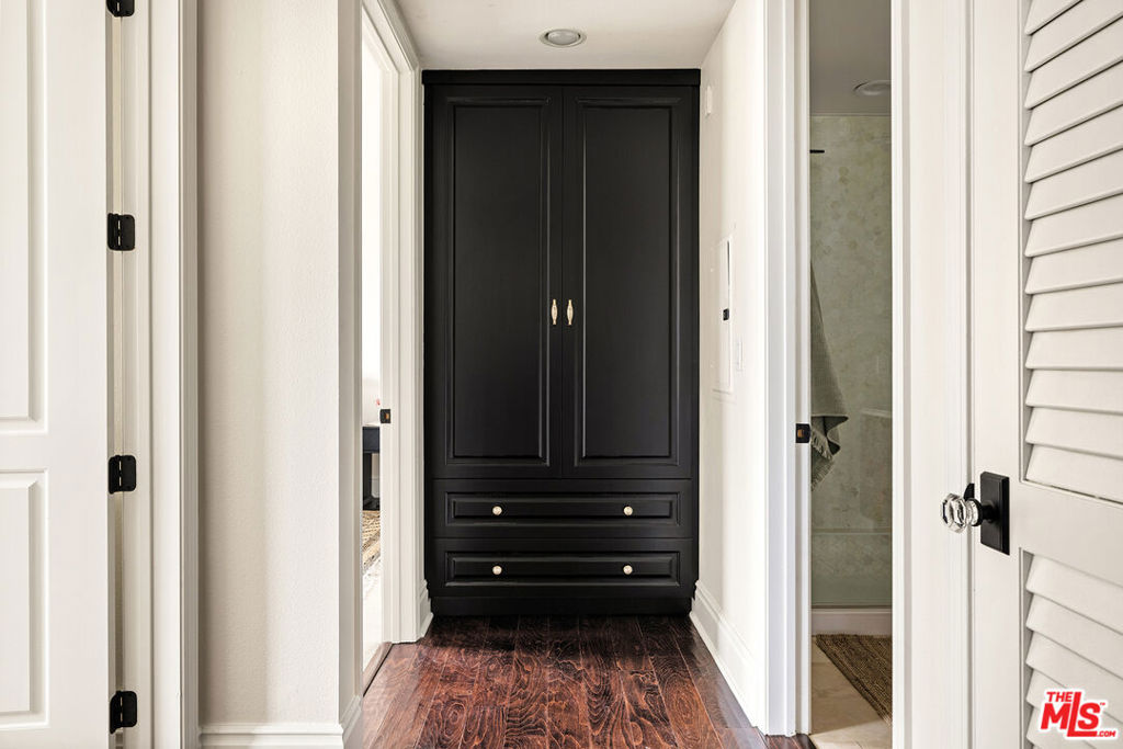 1023 Wilcox Avenue 301