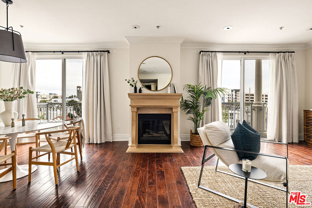 1023 Wilcox Avenue 301