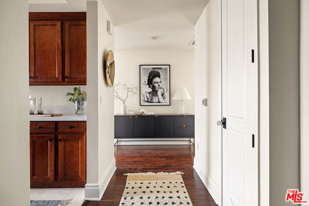 1023 Wilcox Avenue 301