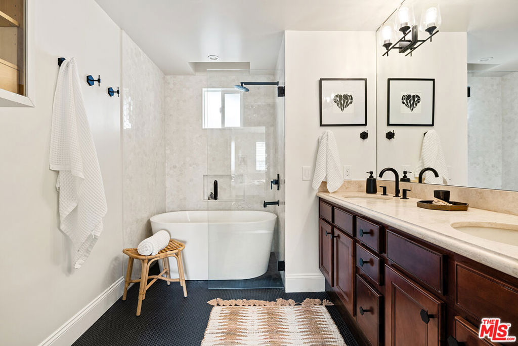 1023 Wilcox Avenue 301