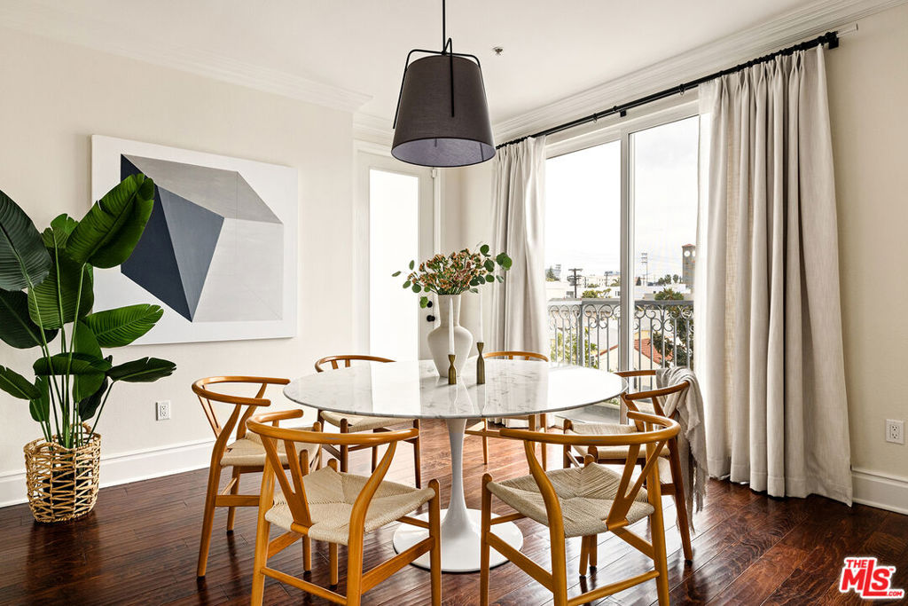 1023 Wilcox Avenue 301