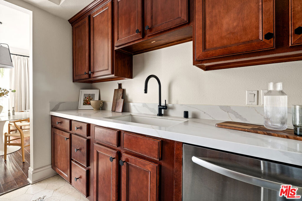 1023 Wilcox Avenue 301