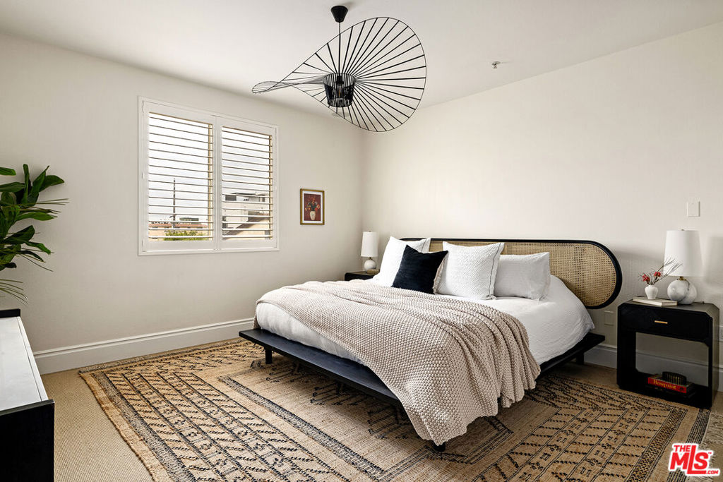 1023 Wilcox Avenue 301