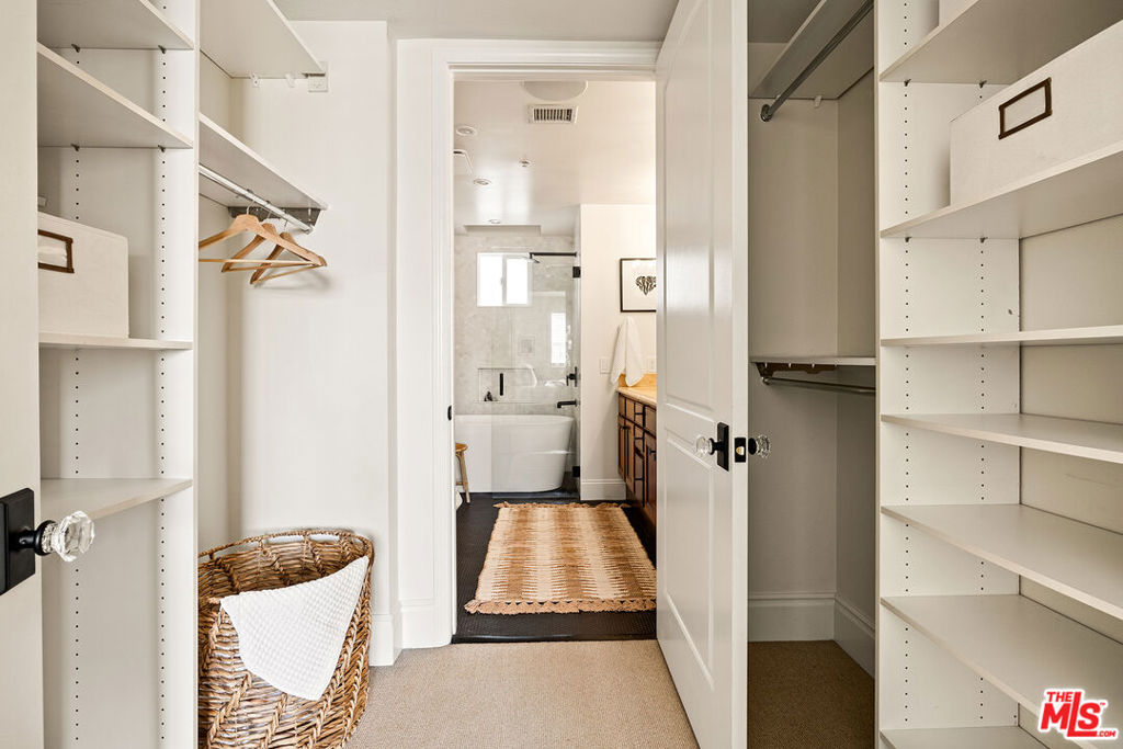 1023 Wilcox Avenue 301