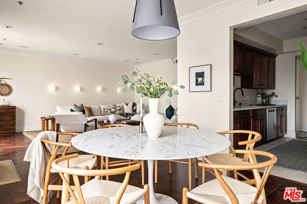 1023 Wilcox Avenue 301