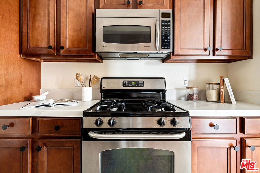 1023 Wilcox Avenue 301