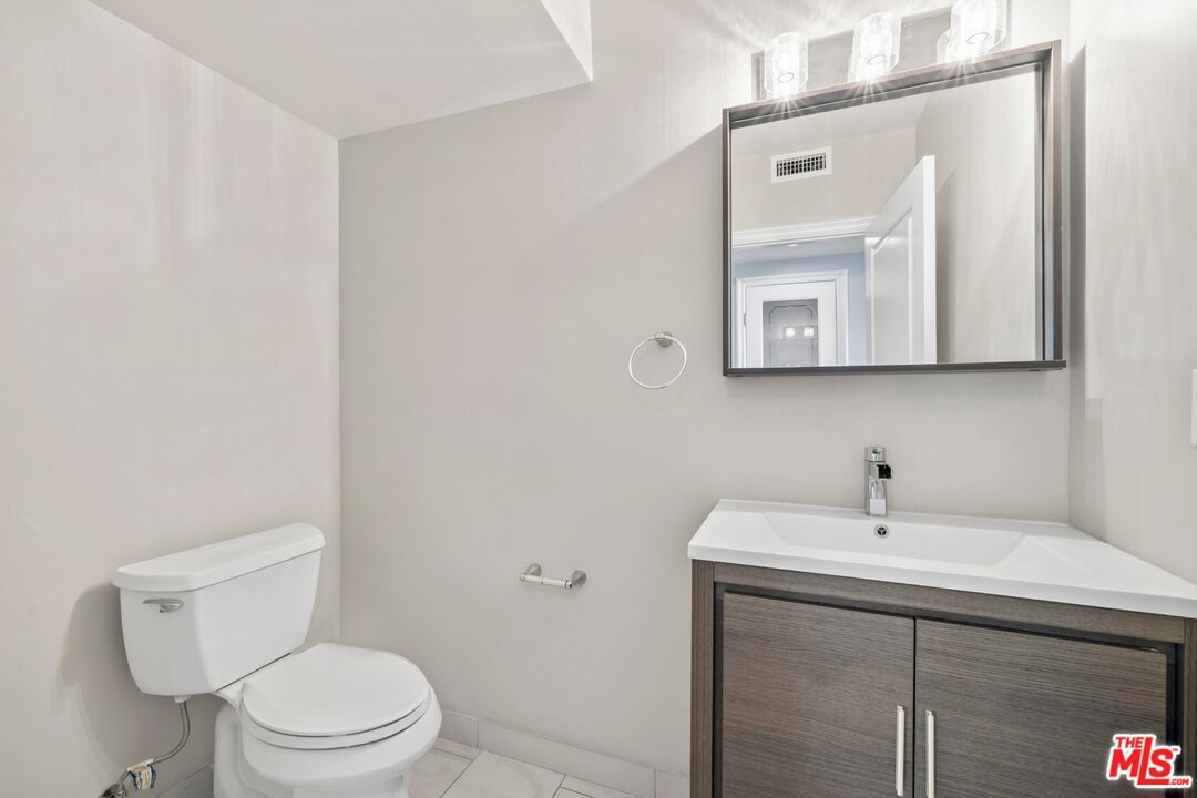 11909 Laurelwood Dr Unit: 5