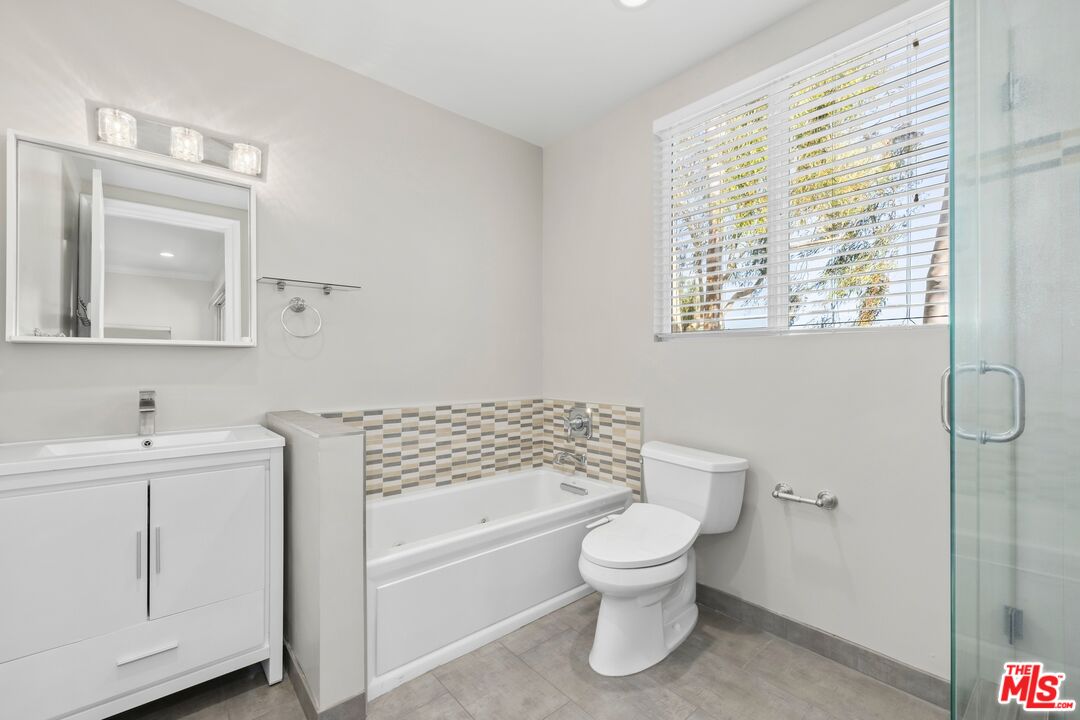 11909 Laurelwood Dr Unit: 5