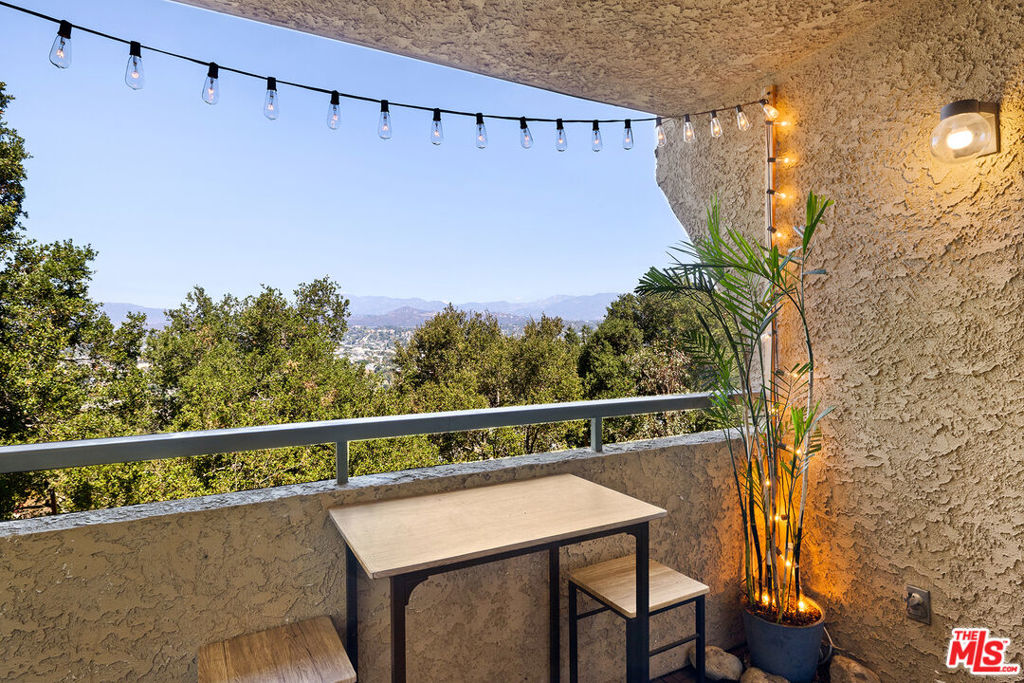 4275 Via Arbolada 205