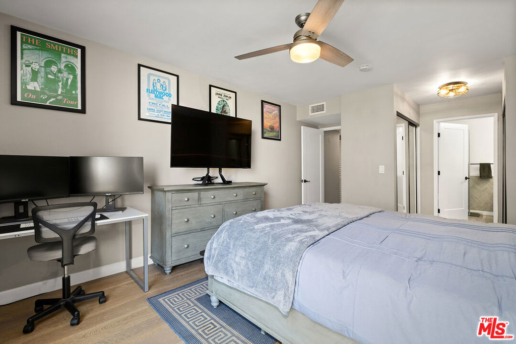 4275 Via Arbolada 205