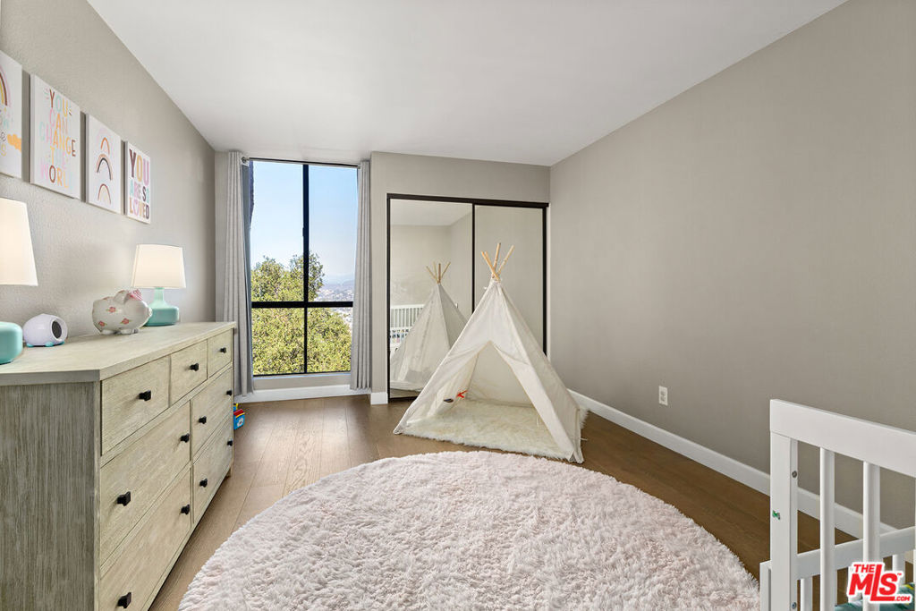 4275 Via Arbolada 205