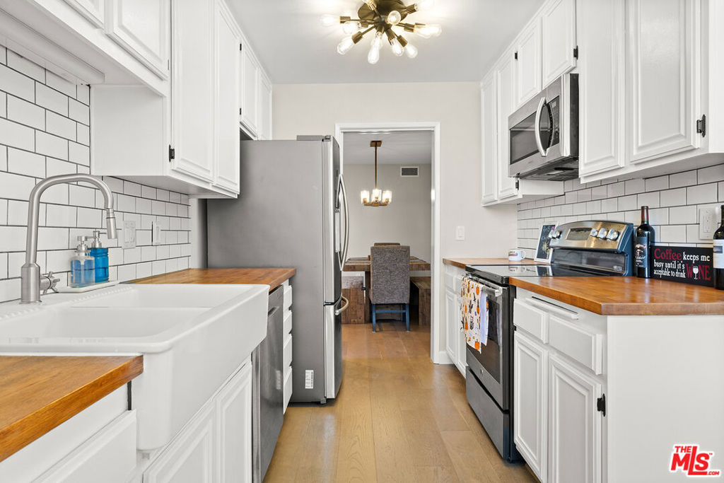 4275 Via Arbolada 205