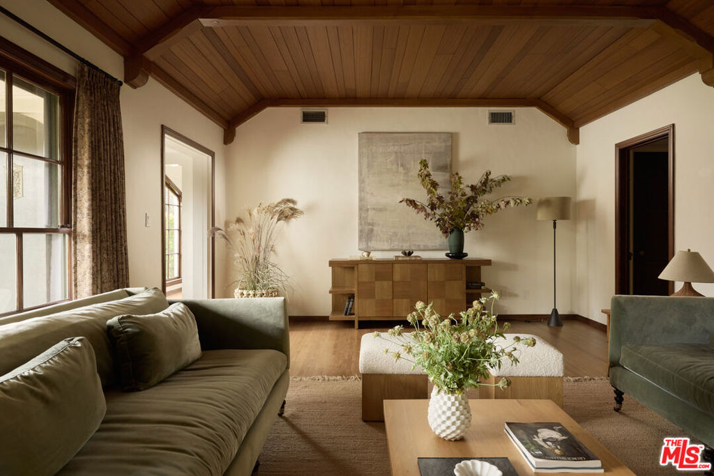 2035 Monte Vista Street