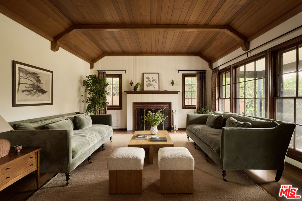 2035 Monte Vista Street