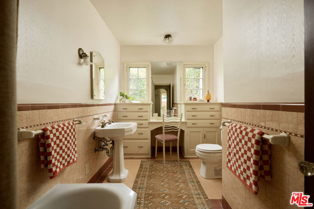 2035 Monte Vista Street