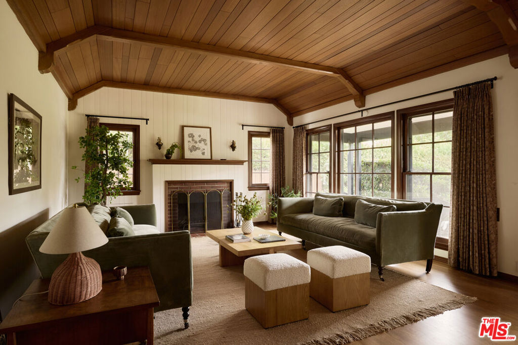 2035 Monte Vista Street