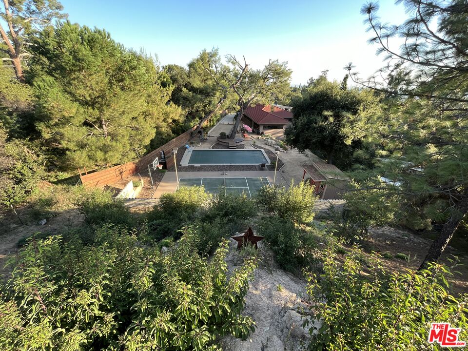 3635 Skylane Dr