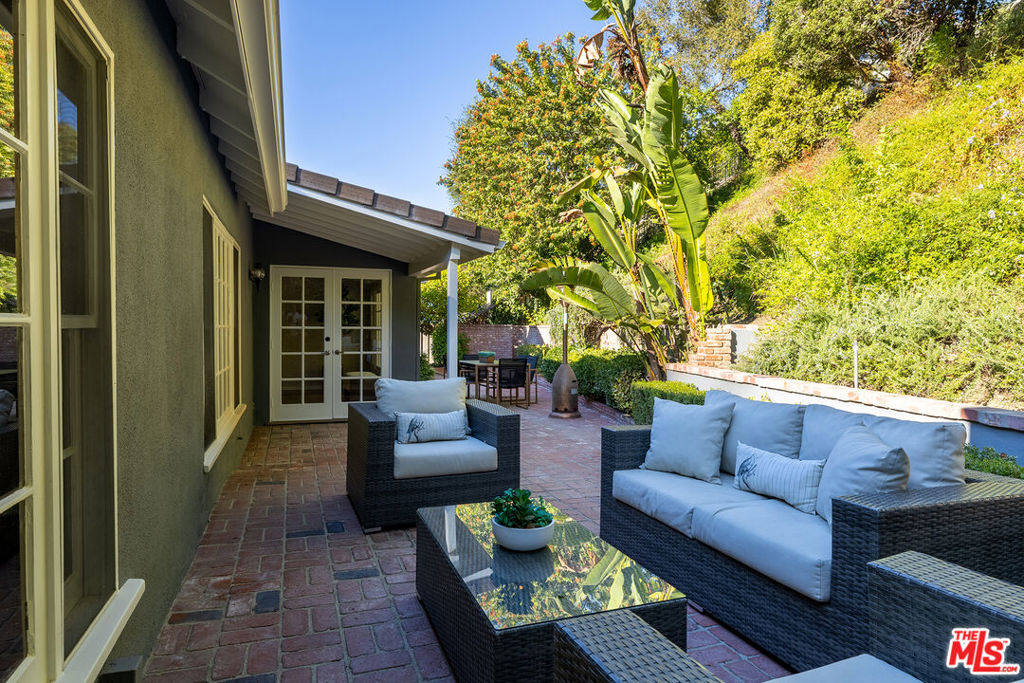 3920 Stone Canyon Avenue