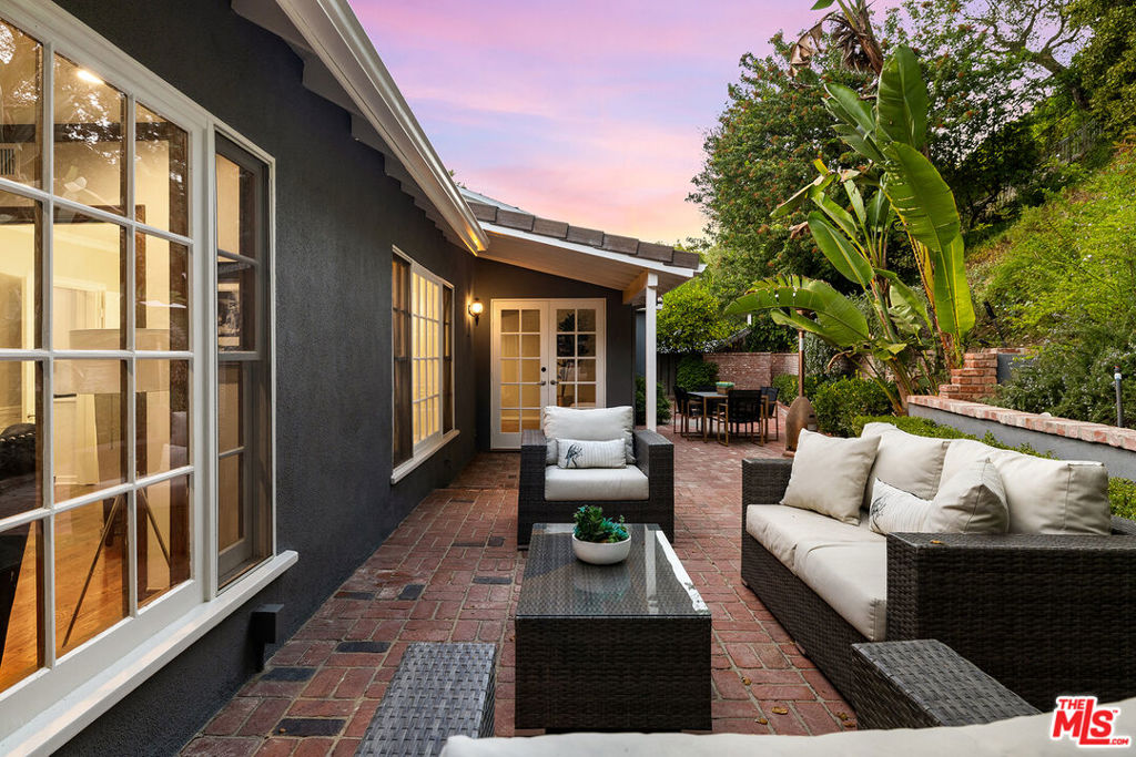 3920 Stone Canyon Avenue