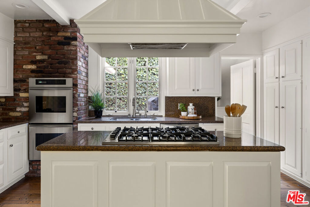 3920 Stone Canyon Avenue