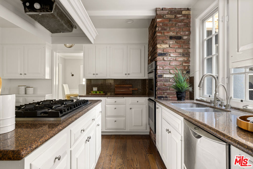 3920 Stone Canyon Avenue