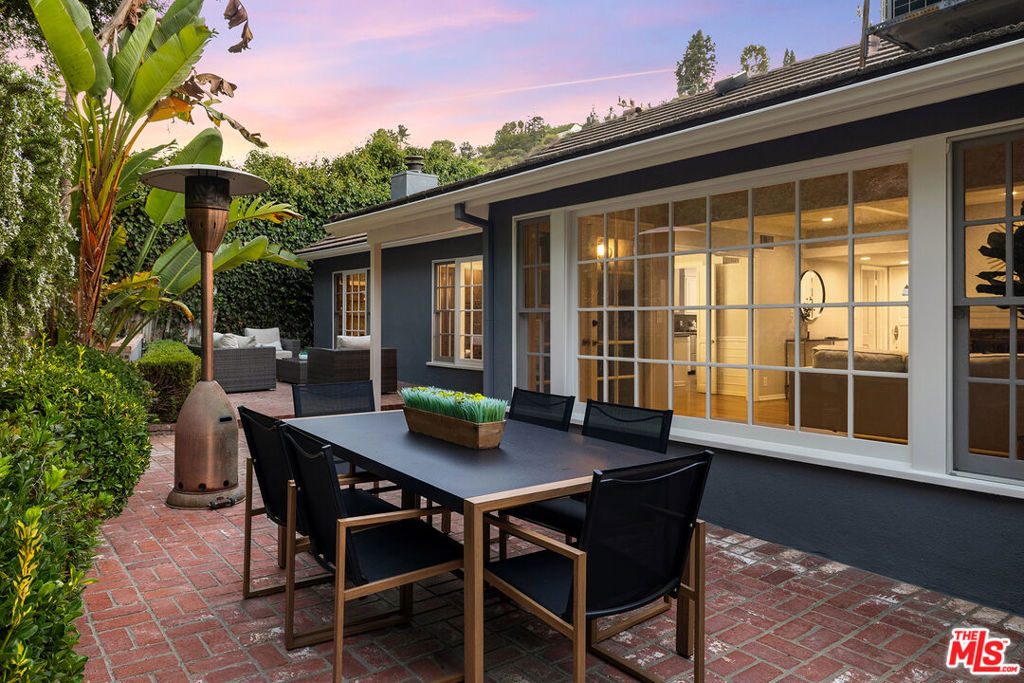 3920 Stone Canyon Avenue