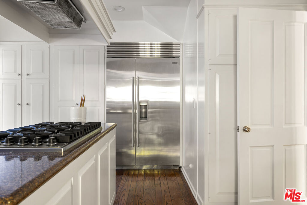 3920 Stone Canyon Avenue