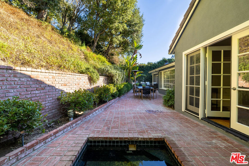 3920 Stone Canyon Avenue