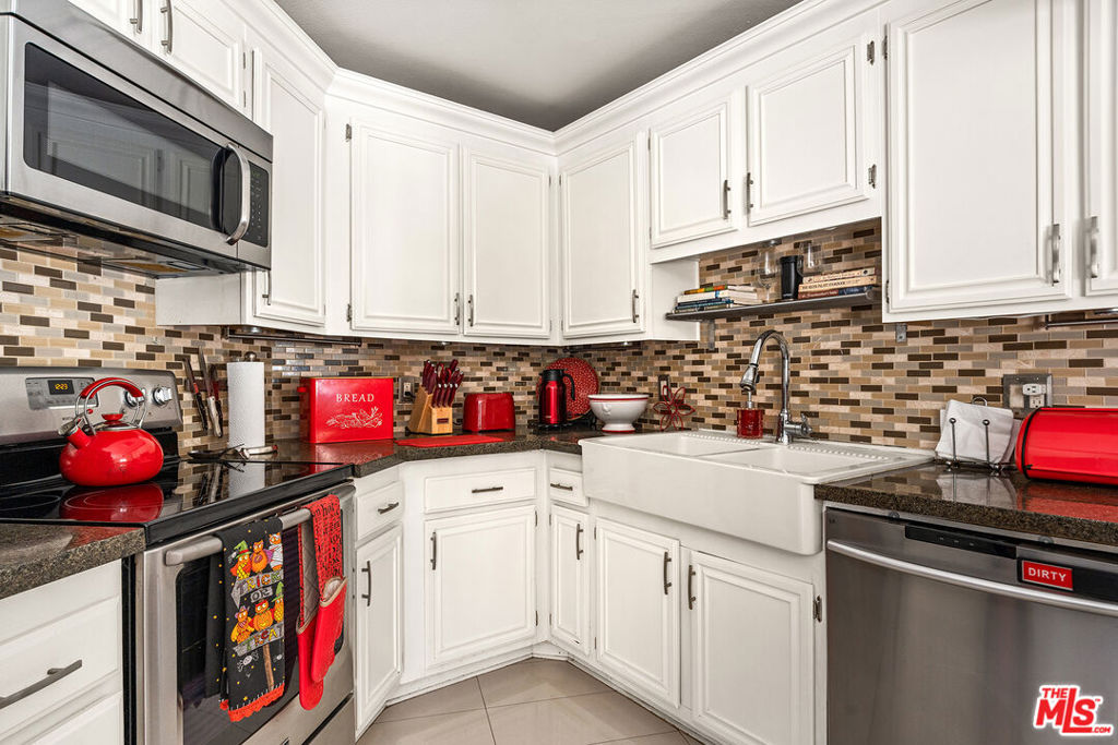 4295 Via Arbolada 101