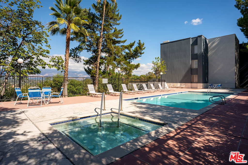 4295 Via Arbolada 101