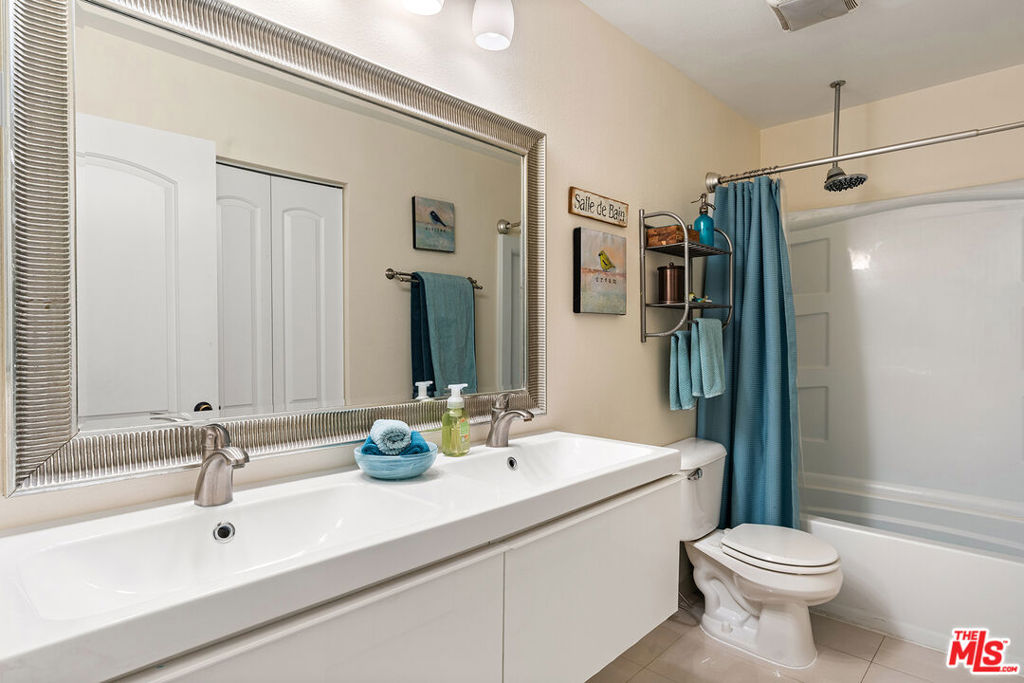 4295 Via Arbolada 101