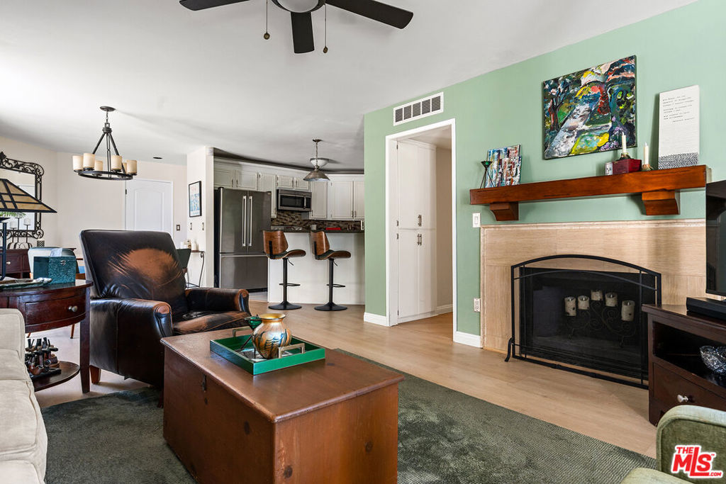 4295 Via Arbolada 101