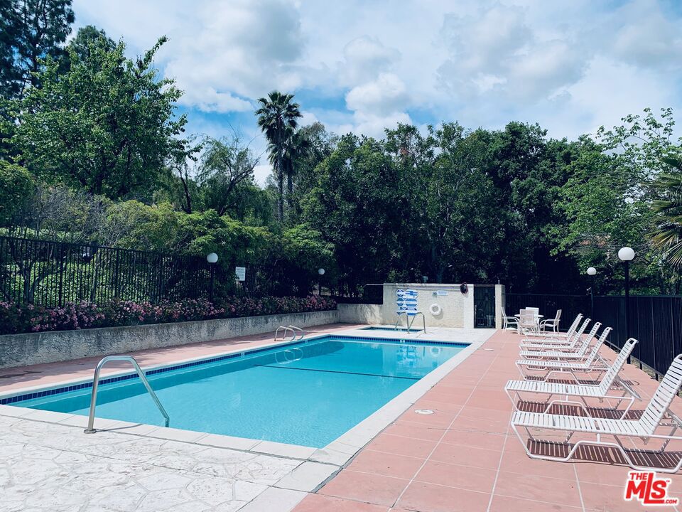 4295 Via Arbolada 101