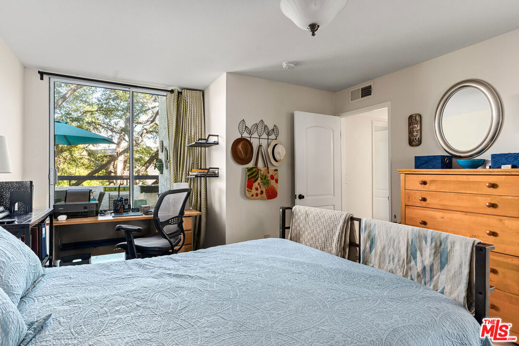 4295 Via Arbolada 101