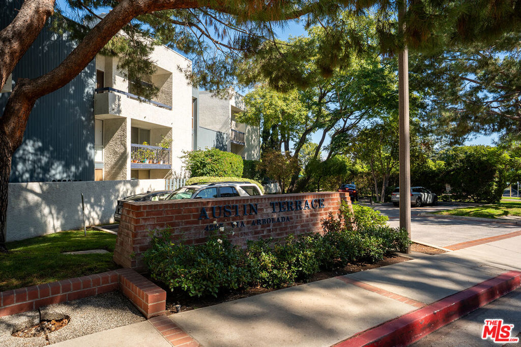 4295 Via Arbolada 101