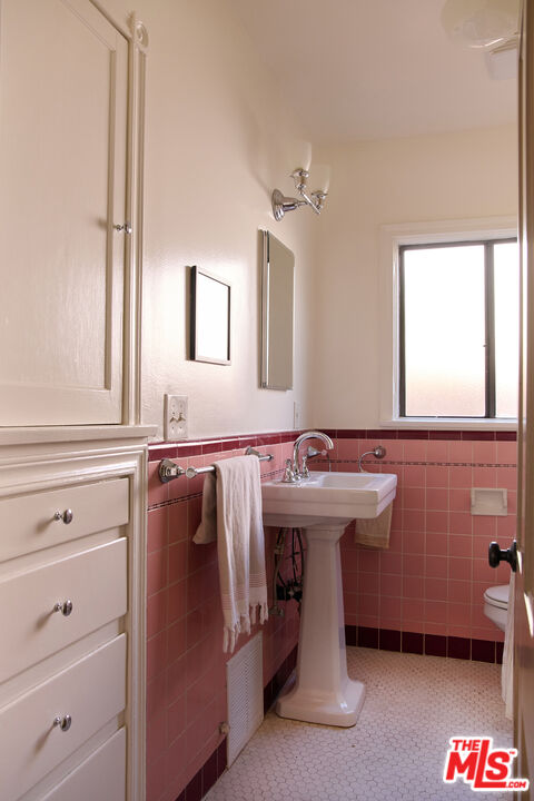 1970 N New Hampshire Ave